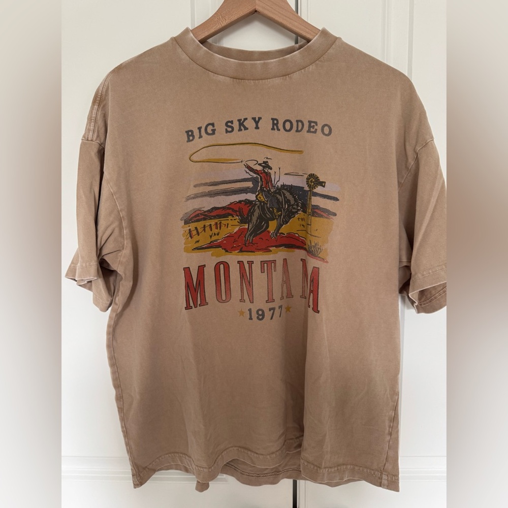 American Eagle Outfitters Tan Graphic T-Shirt